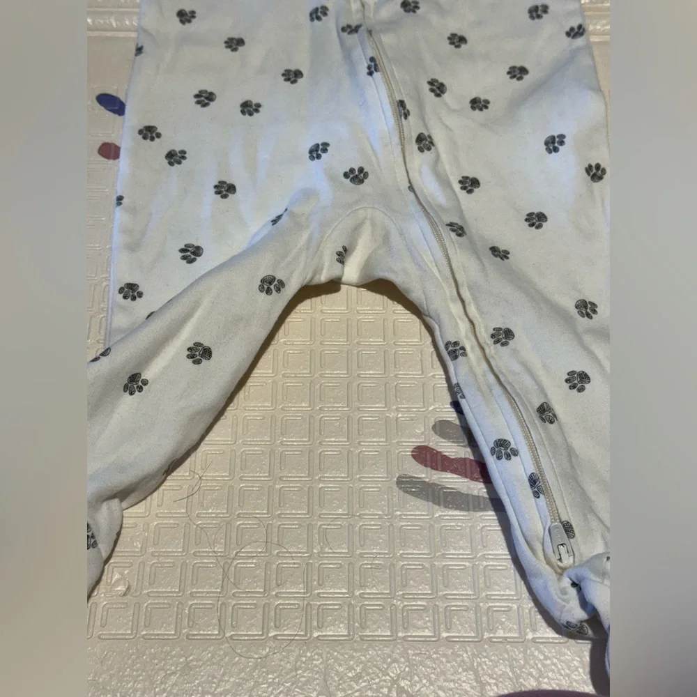 Like new Carters Unisex Baby Kitten Cat Footprint 2-Wat Zip Sleep & Play Pajamas
